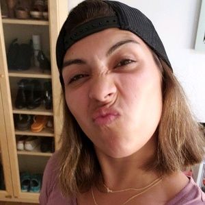Meet your Posher, Carrie